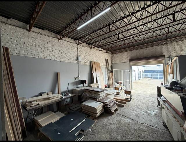 150M² WORKSHOP TO LET IN BLESBOKLAAGTE